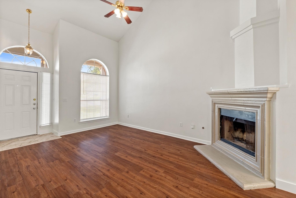 1908 Windy Park Dr - Photo 6