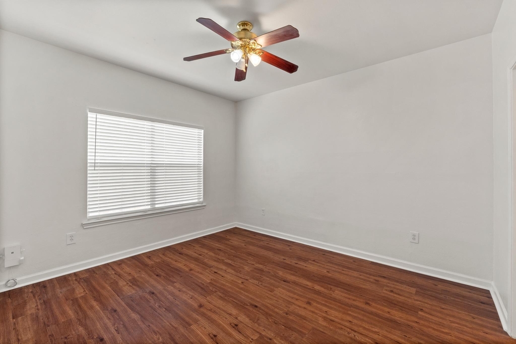 1908 Windy Park Dr - Photo 14