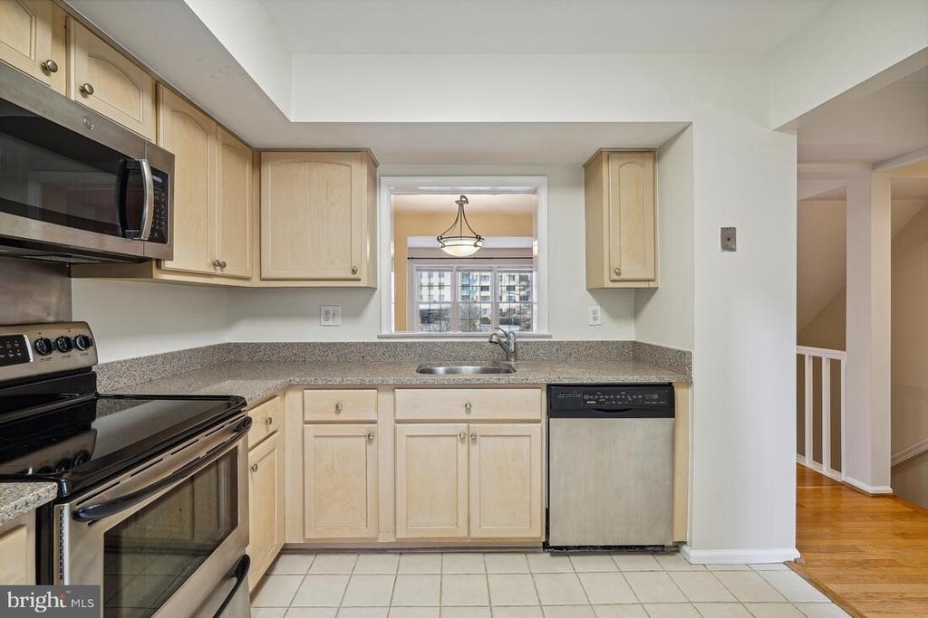 5407 Grove Ridge Way - Photo 8