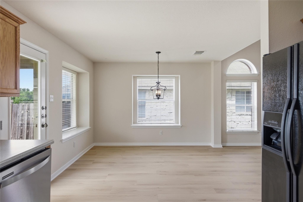 3774 Castle Rock Dr - Photo 6