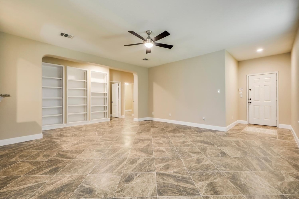 2202 Ezra Ct - Photo 7