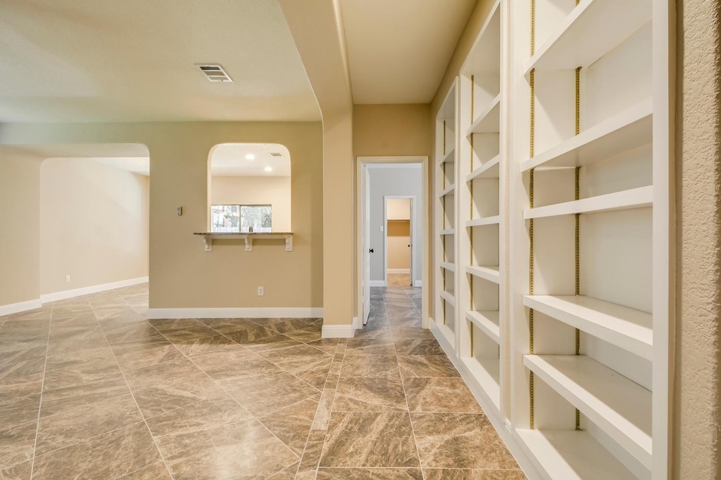2202 Ezra Ct - Photo 8