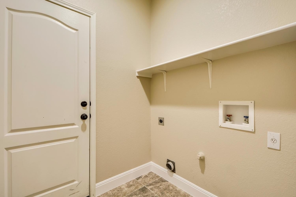 2202 Ezra Ct - Photo 29