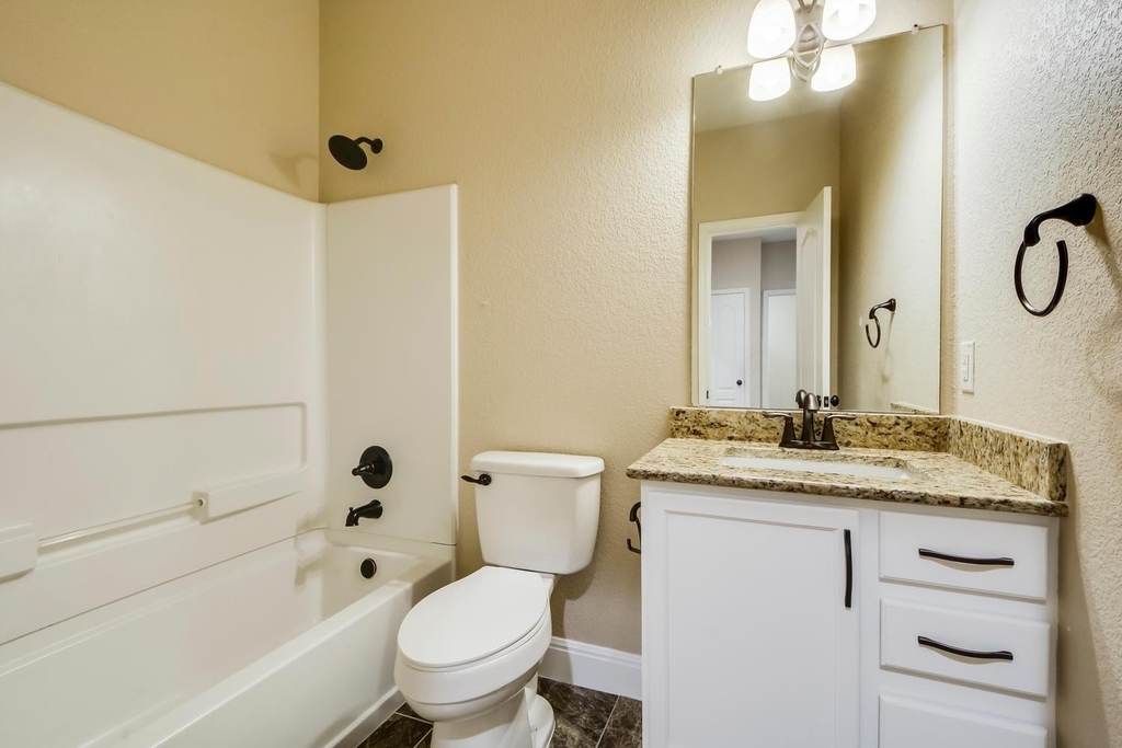2202 Ezra Ct - Photo 20