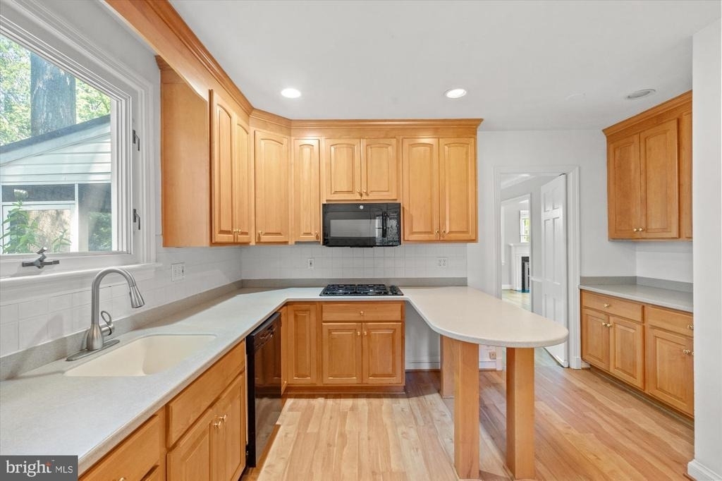 7014 Beechwood Drive - Photo 4