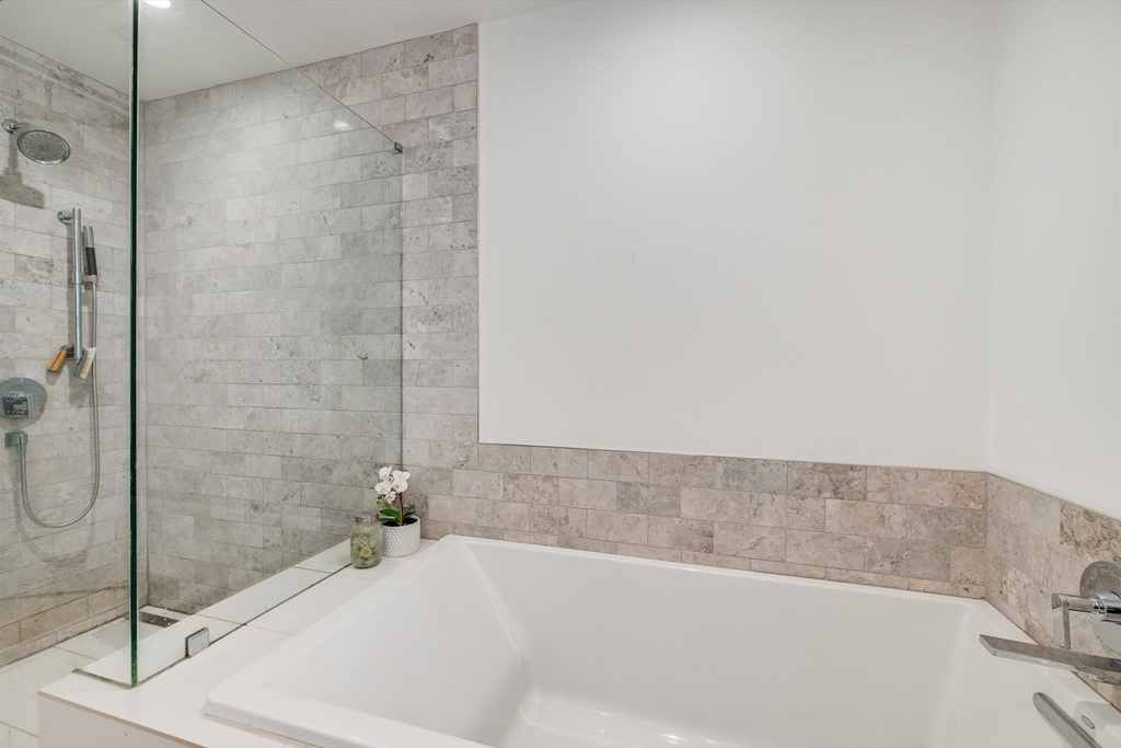 301 West Ave - Photo 7
