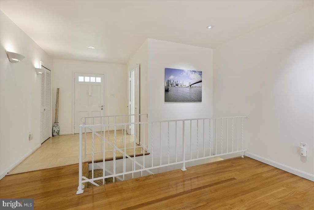 1397 Canterbury Way - Photo 5