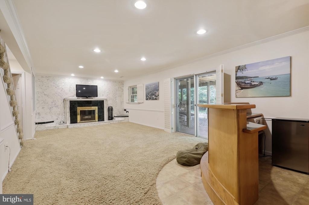 1397 Canterbury Way - Photo 15