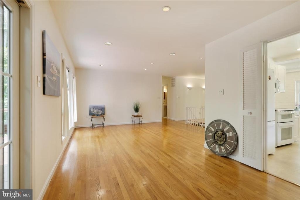 1397 Canterbury Way - Photo 7