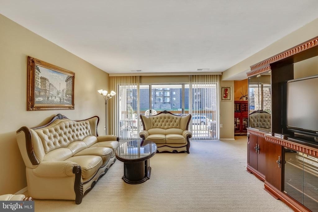 18722 Walkers Choice Road - Photo 1