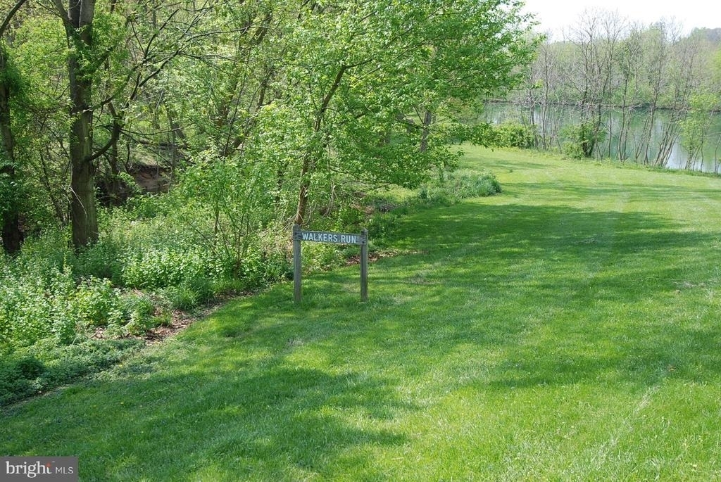18722 Walkers Choice Road - Photo 24