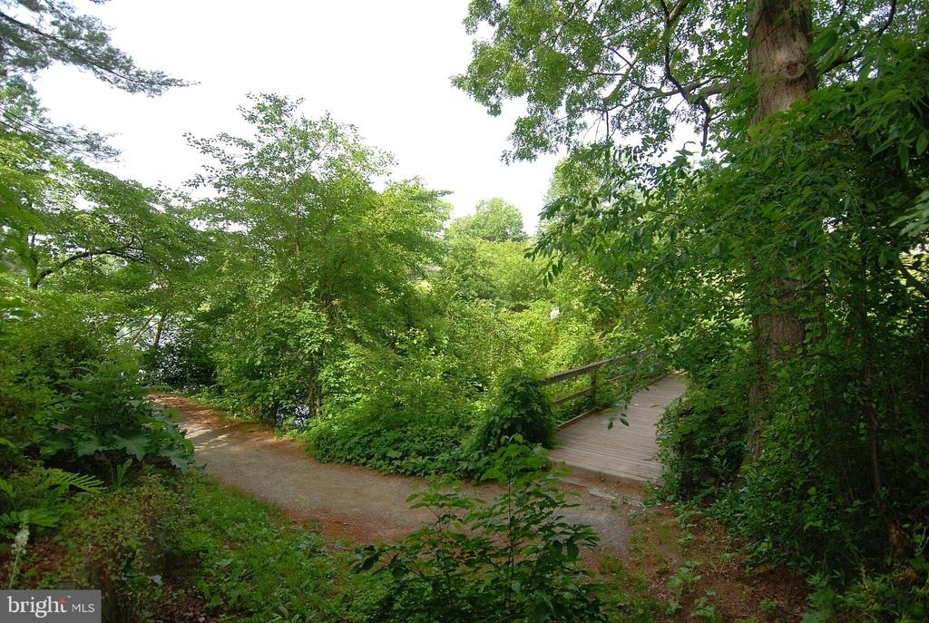 18722 Walkers Choice Road - Photo 26