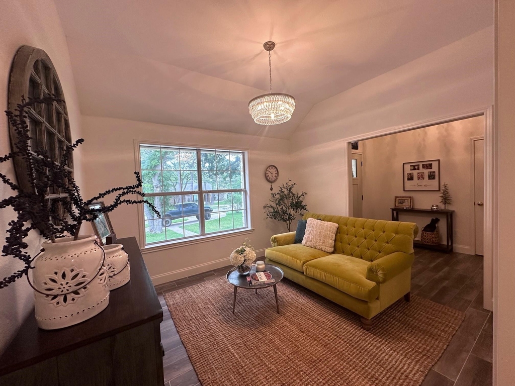 460 Tahitian Dr - Photo 5