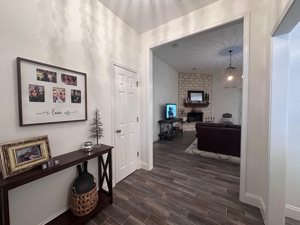 460 Tahitian Dr - Photo 1