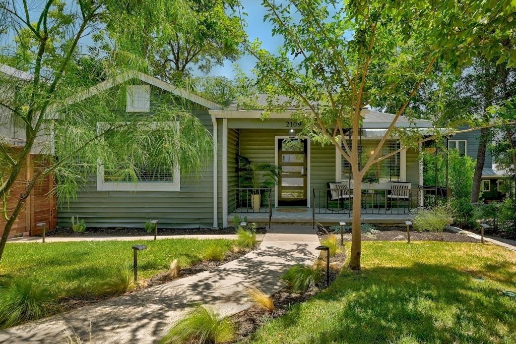 2109 Brackenridge St - Photo 1