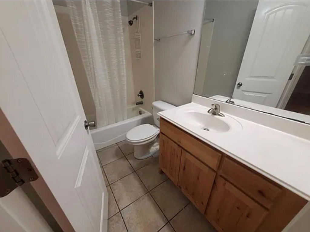 203 E Pecan St - Photo 12