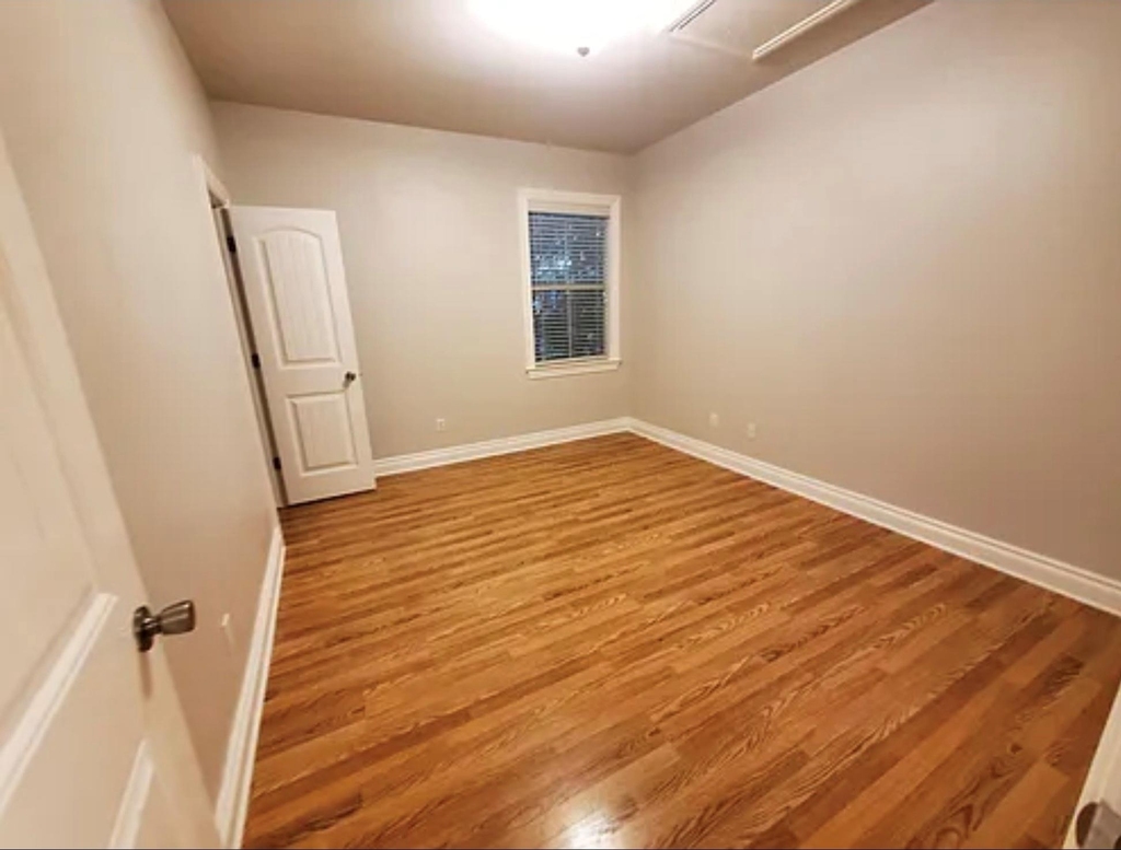 203 E Pecan St - Photo 8