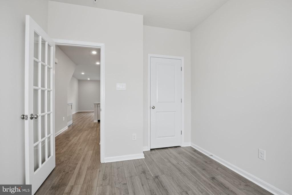 818 Bond Street - Photo 11