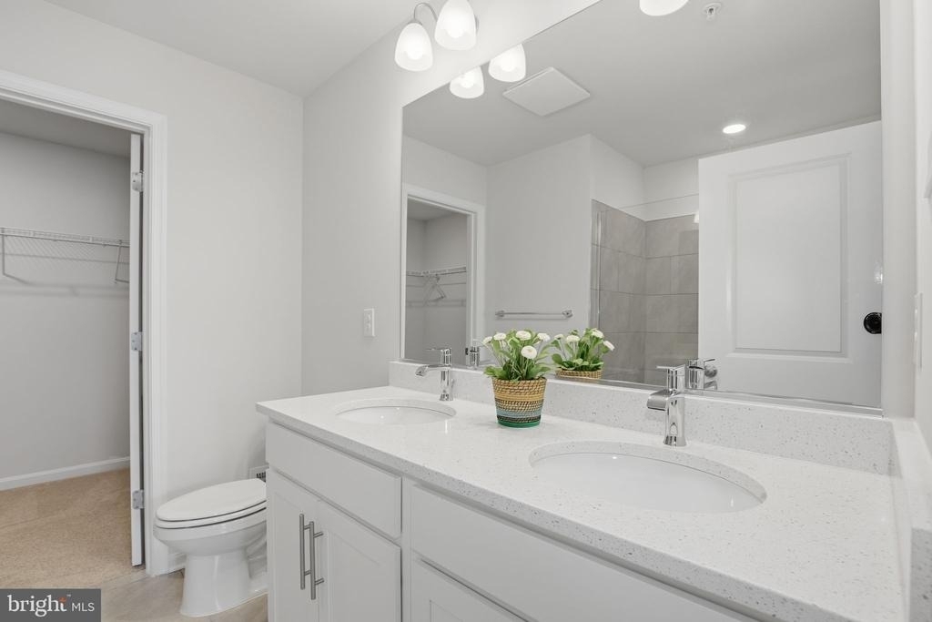 818 Bond Street - Photo 14