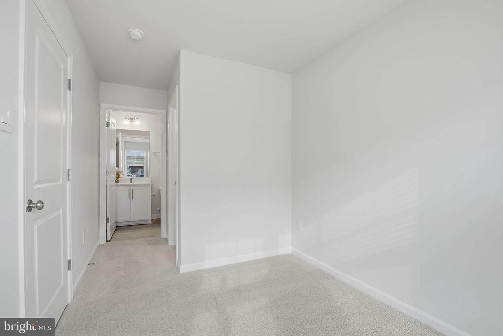 818 Bond Street - Photo 4