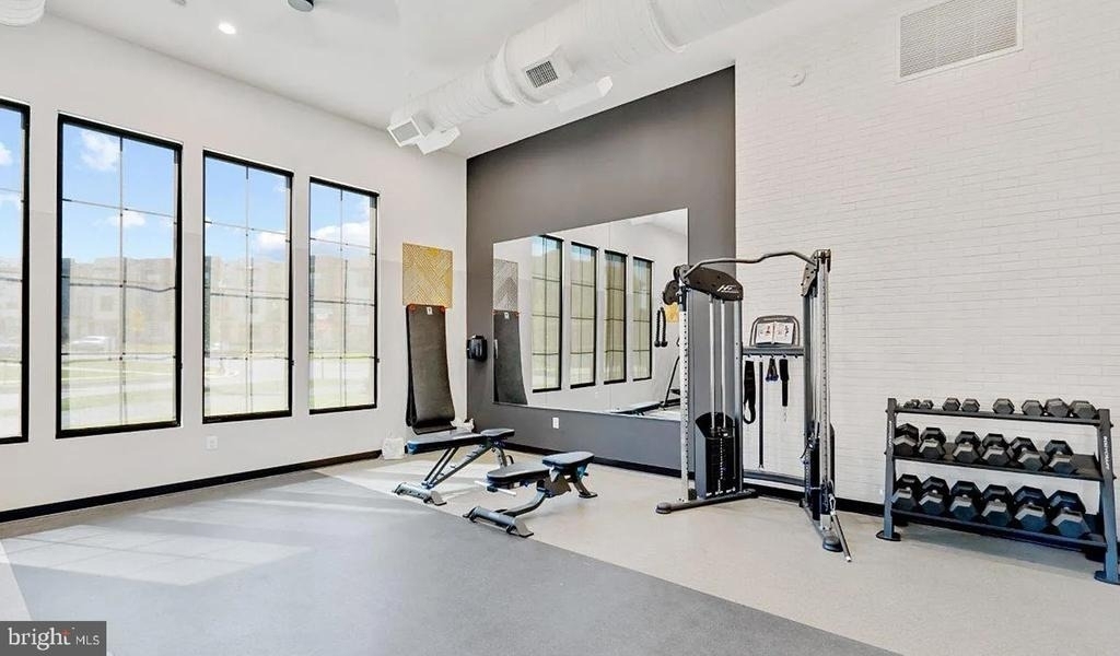818 Bond Street - Photo 28