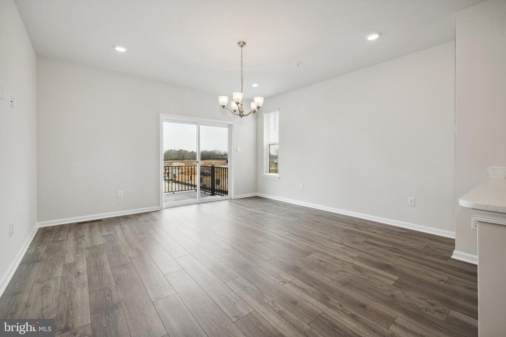818 Bond Street - Photo 7