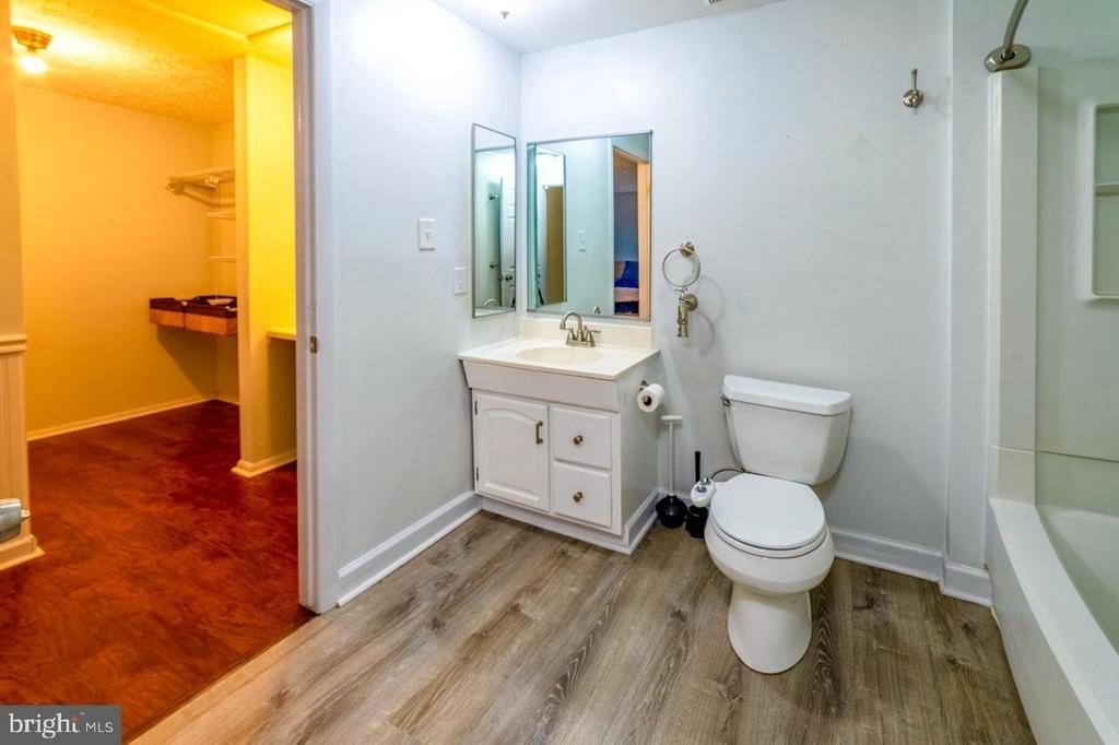 249 Canfield Terrace - Photo 2