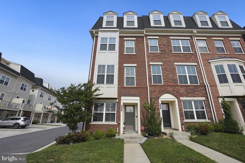 635 E Church Street - Photo 0