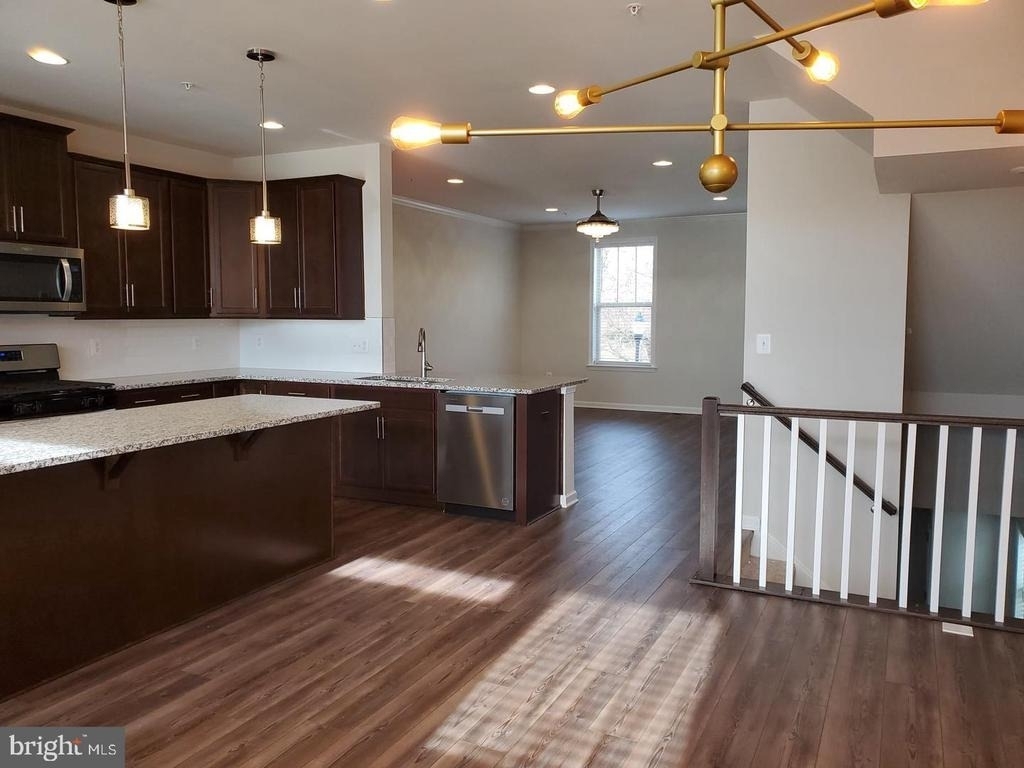 304 Faversham Pl - Photo 13