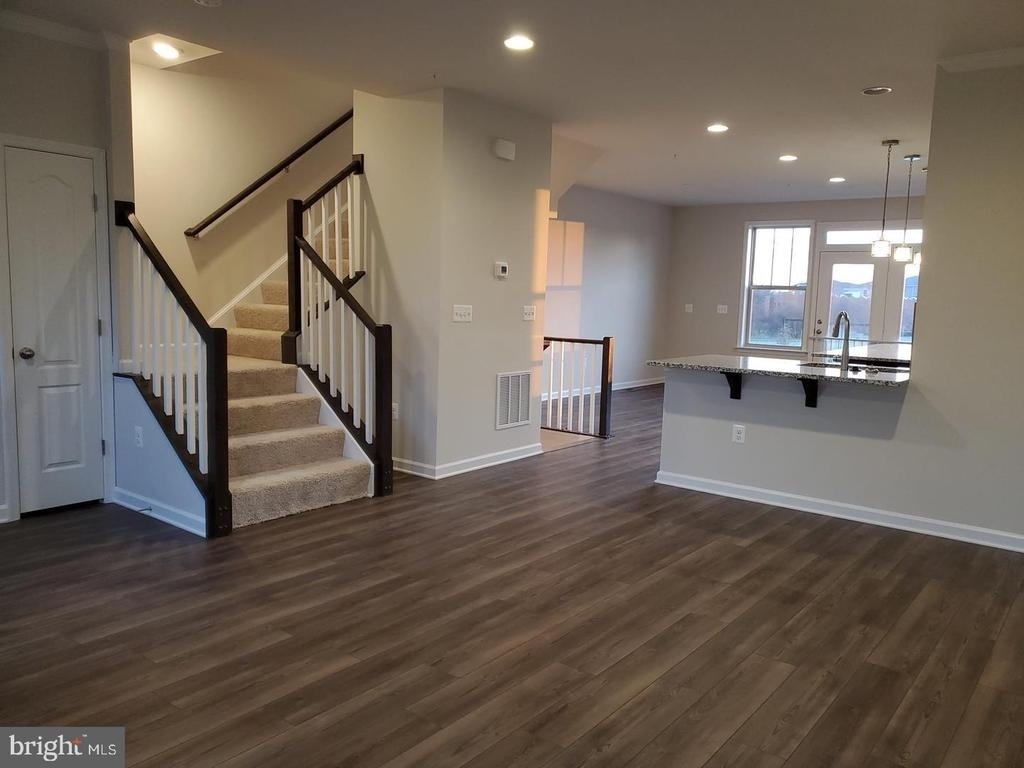 304 Faversham Pl - Photo 7