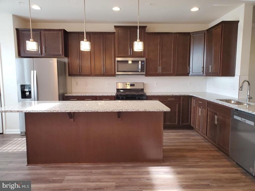 304 Faversham Pl - Photo 11