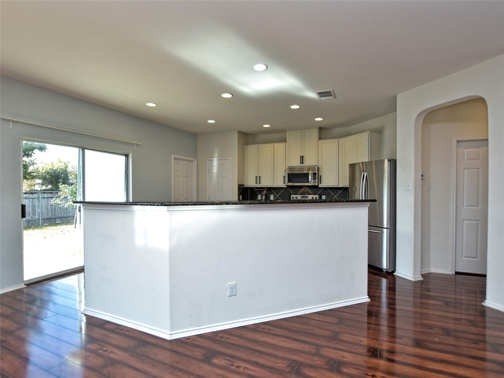 2717 Claremont Ct - Photo 15