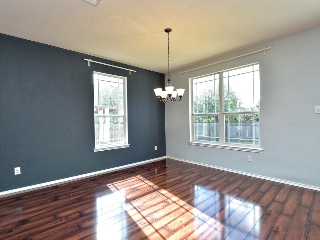 2717 Claremont Ct - Photo 9