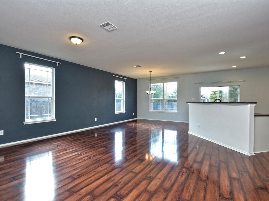 2717 Claremont Ct - Photo 5