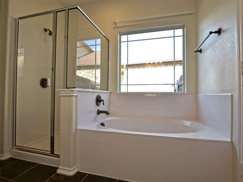 2717 Claremont Ct - Photo 21