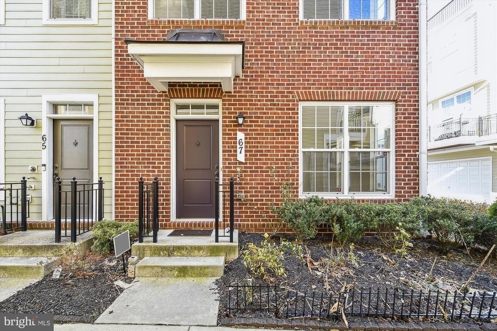 67 Linden Place - Photo 0