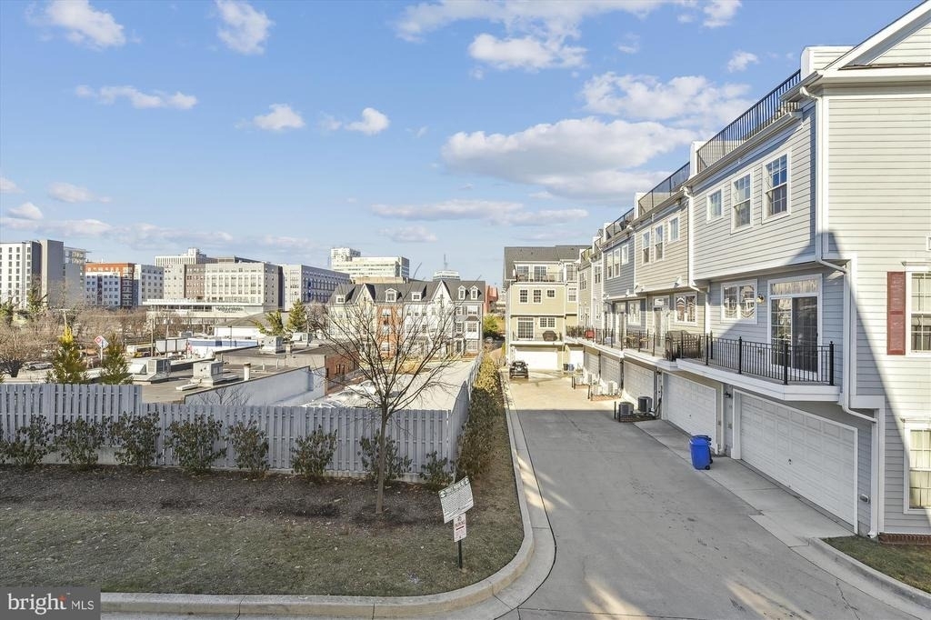 67 Linden Place - Photo 3