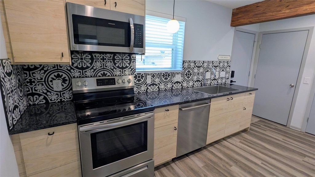 4505 Teri Rd - Photo 2