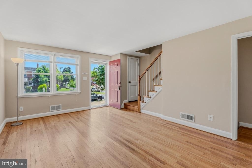 586 Lucia Avenue - Photo 2