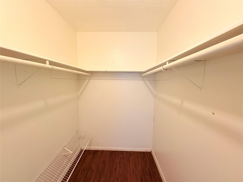 5206 Village Trl - Photo 14
