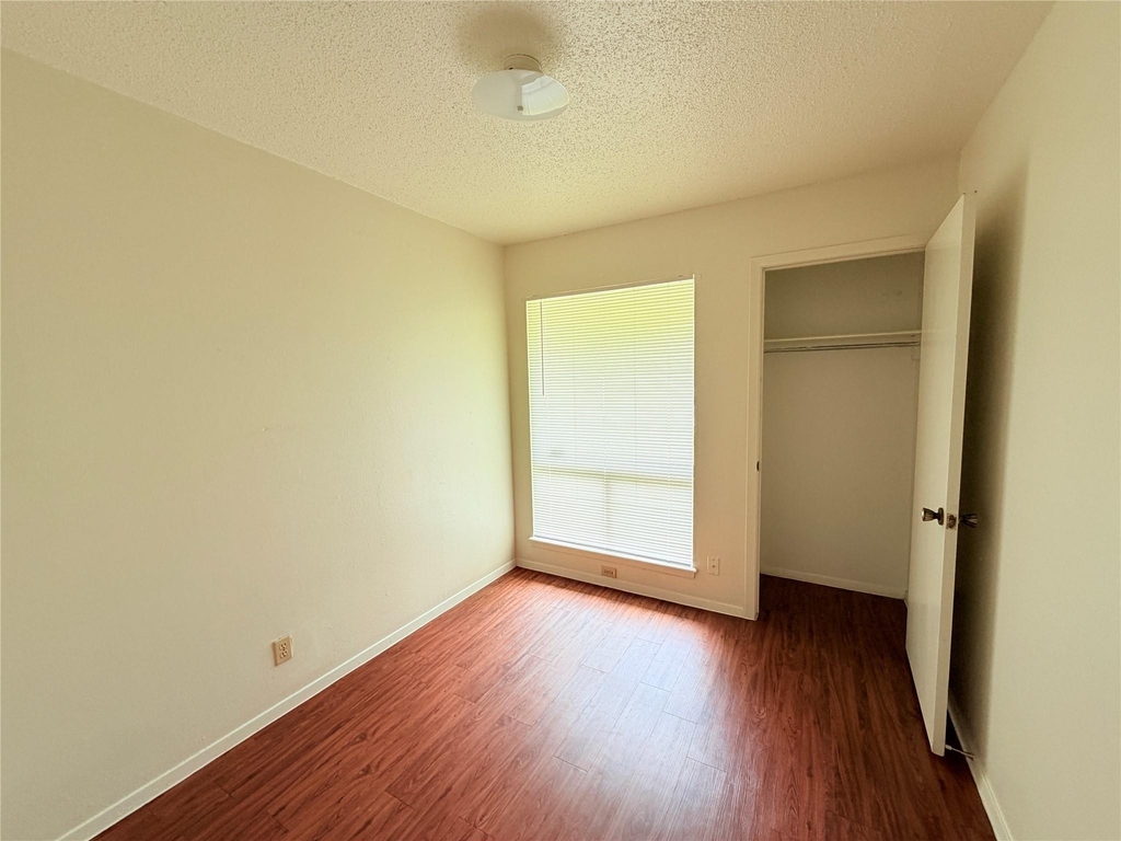 5206 Village Trl - Photo 15