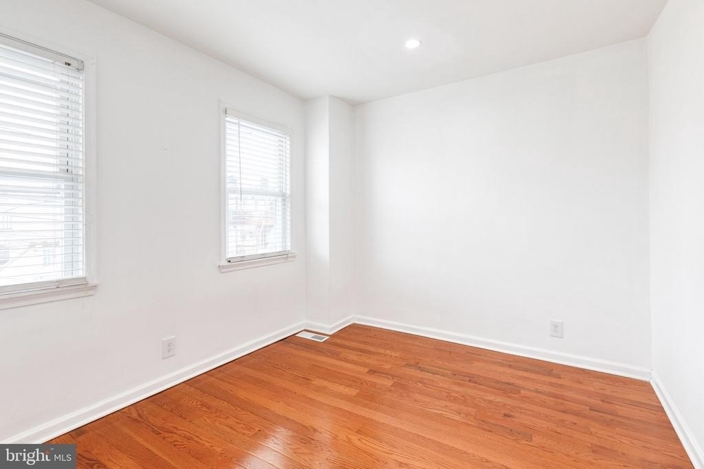 112 Decker Avenue - Photo 24