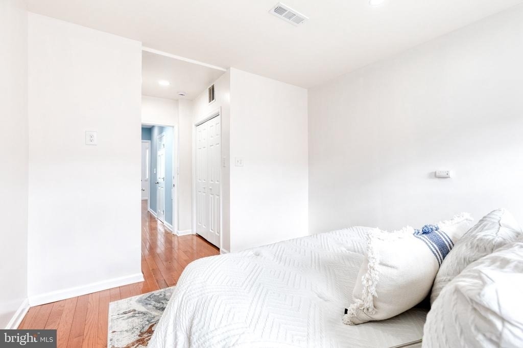 112 Decker Avenue - Photo 23