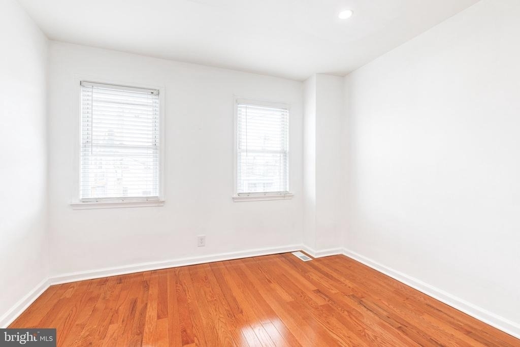 112 Decker Avenue - Photo 25