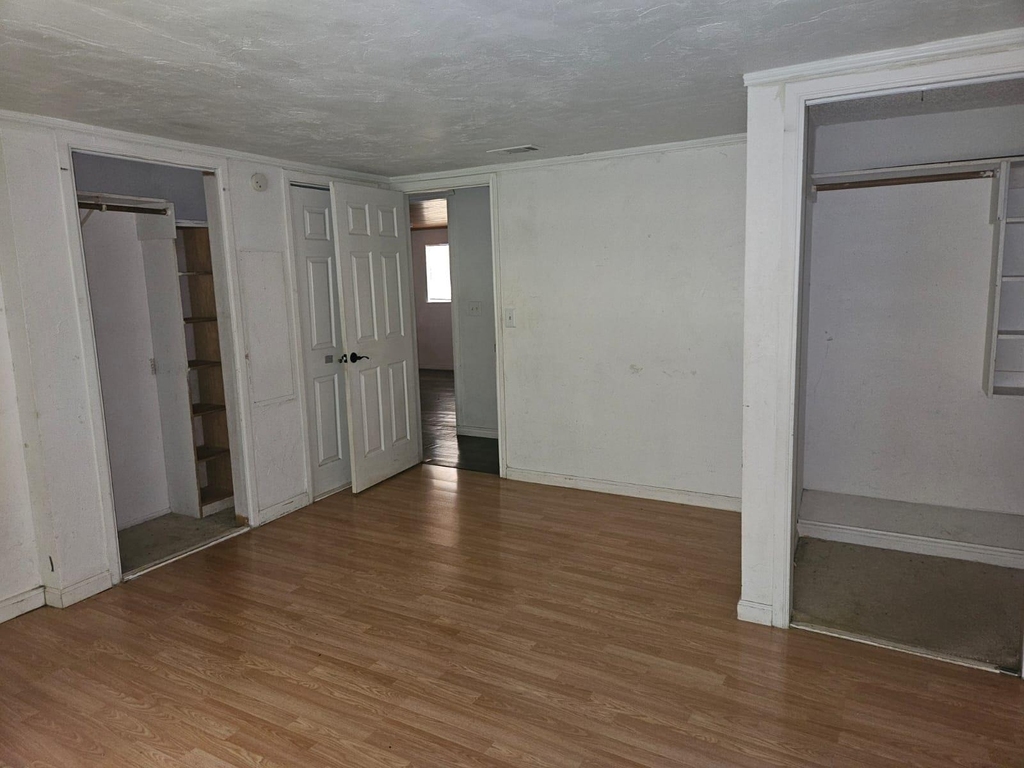 907 Neches St - Photo 18