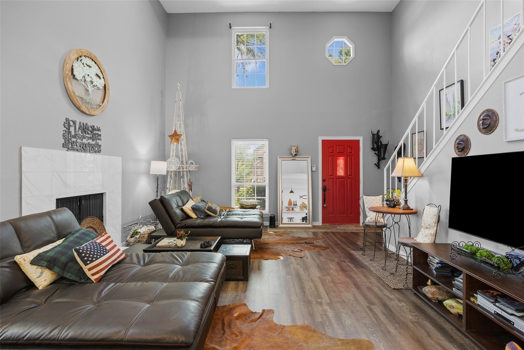 8922 North Plaza Ct - Photo 2