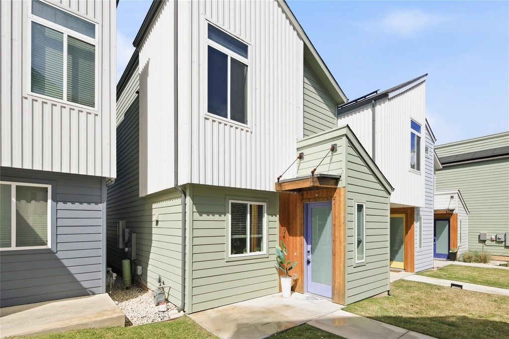 814 N Bluff Dr - Photo 1