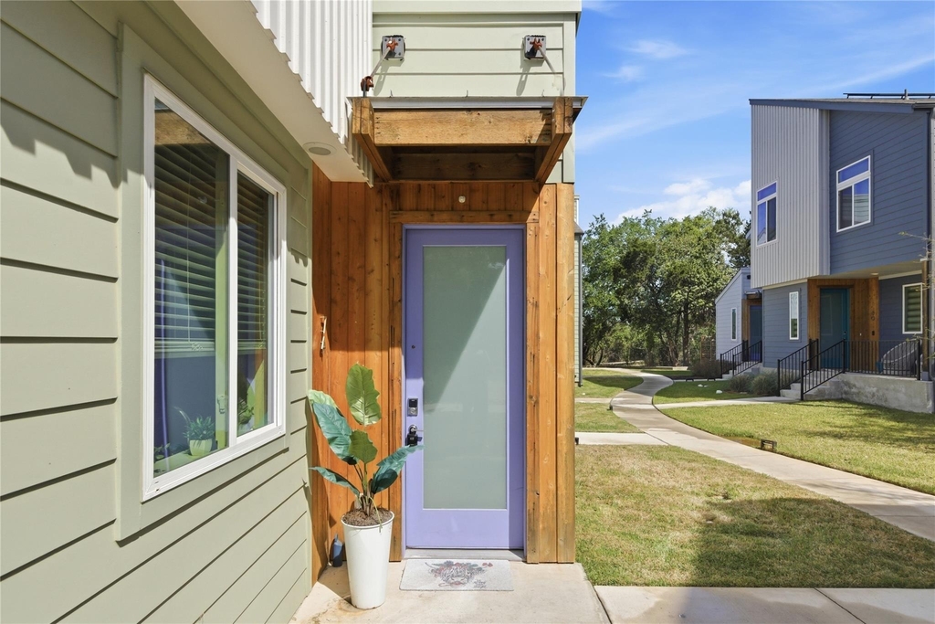814 N Bluff Dr - Photo 2