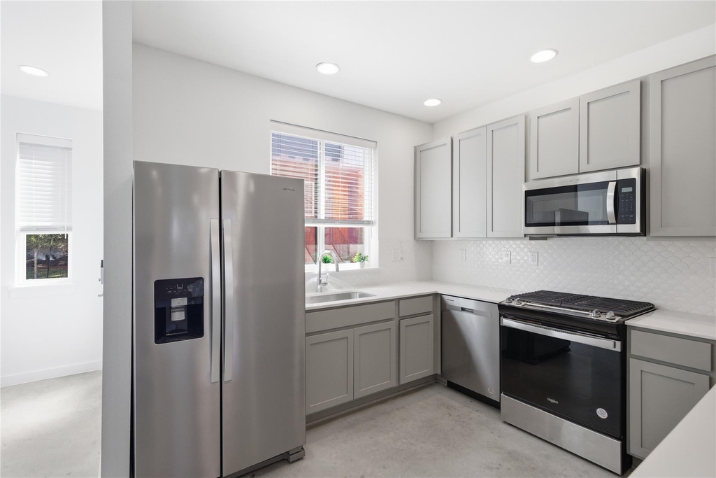 814 N Bluff Dr - Photo 4