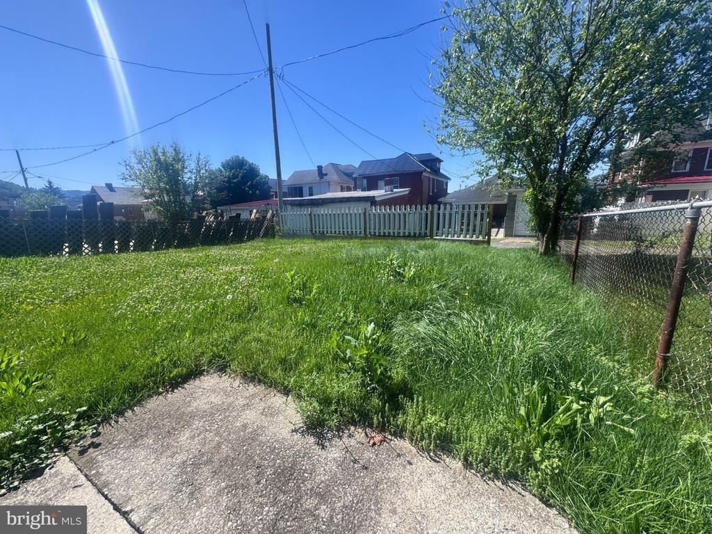 620 Fairview Avenue - Photo 2